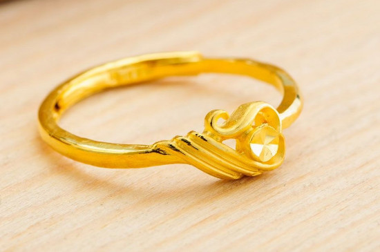 黄金戒指变形自己怎么弄圆