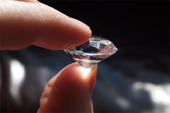 南非钻石是真钻吗