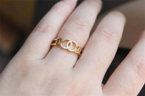香奈儿格菱戒指有几个尺寸