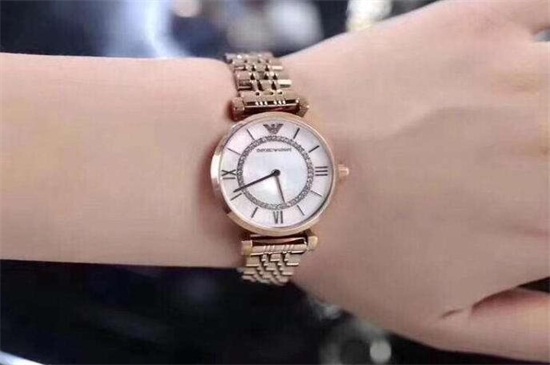 阿玛尼手表怎么打开表带