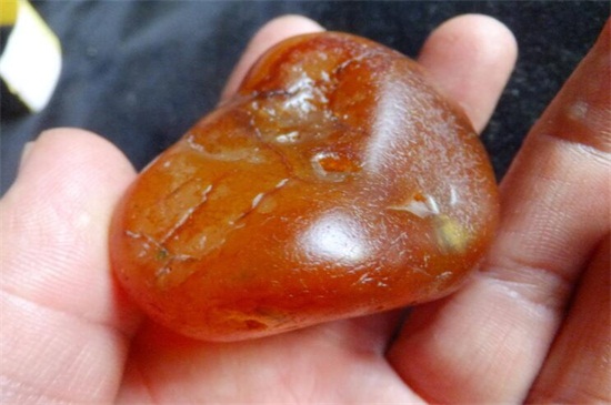 玛瑙原石皮壳有哪些特征