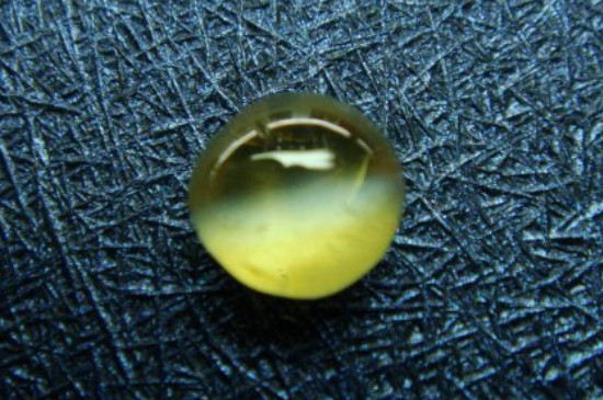 金绿宝石的鉴定特征(金绿宝石的鉴定特征与依据)