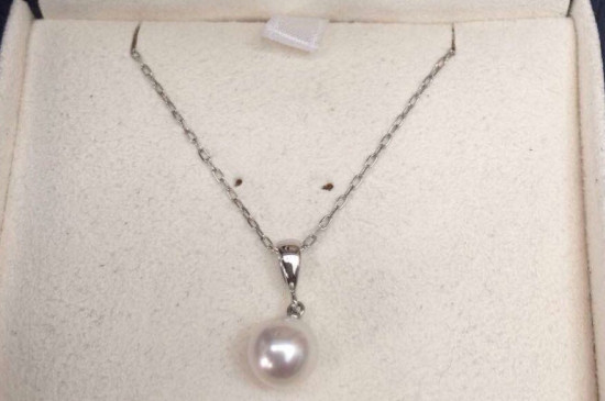 珍珠项链可以和银饰组合吗