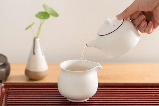 羊脂玉茶具跟白瓷区别