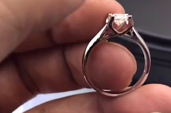 结婚戒指戴哪个手指