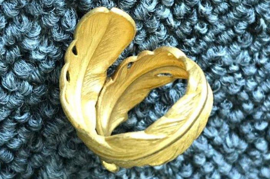 羽毛造型的黄金戒指寓意是什么