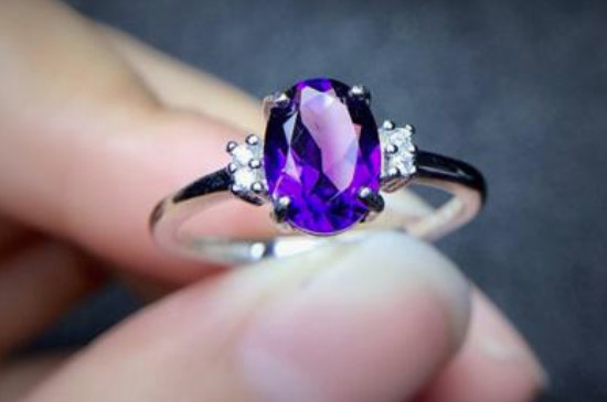 紫水晶有招桃花的功效吗，紫水晶招桃花太厉害了
