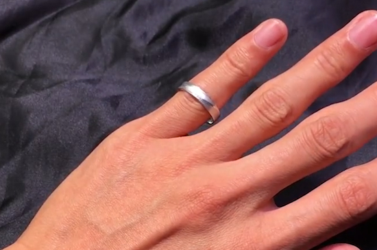戒指戴在哪个手指有什么意义呢