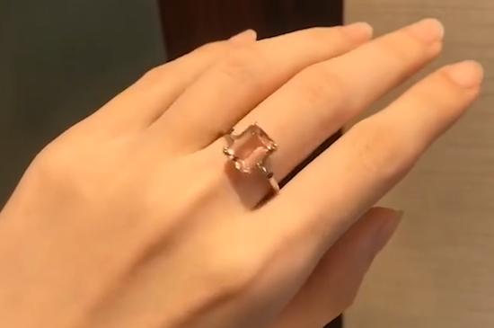 没结婚戴戒指戴哪个手指