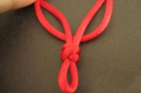 带红绳脚链是什么意思