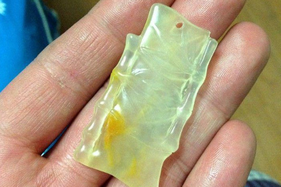 玻璃种黄龙玉的特征