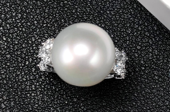 南洋珍珠一颗多少钱，1800～2400元一克左右