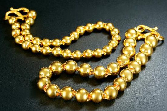 中年人适合戴的黄金手链，珠圆玉润的黄金光面珠子手链