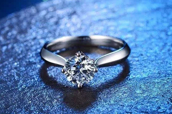 金戒指和钻石戒指的区别