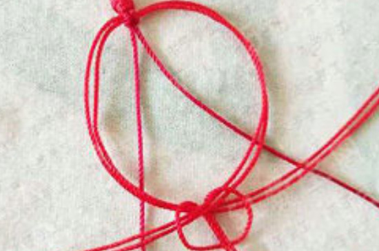 2根红绳转运珠手链编法