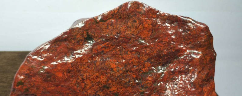 红伊丁有磁性就是陨石吗