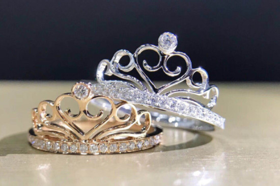皇冠戒指的寓意和象征