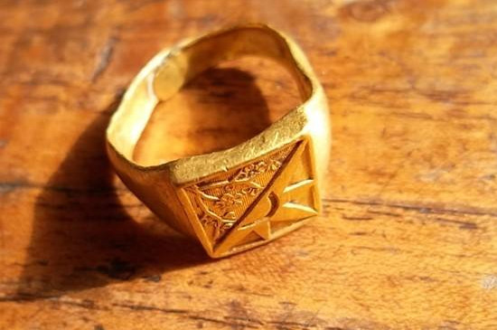 戒指上有999的标志是真的黄金吗