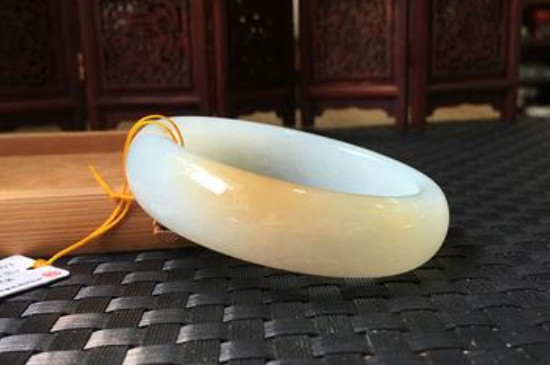 羊脂玉的快速鉴定方法