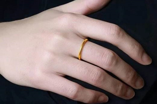 离婚女人戒指戴法图片