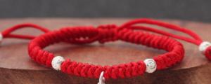 红绳铃铛脚链意义