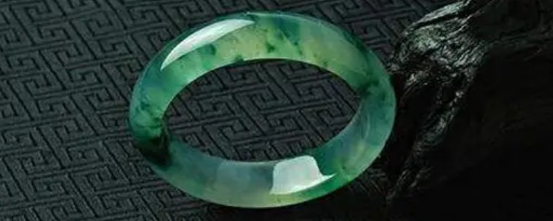 玉和翡翠什么区别