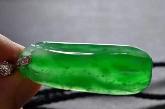 棉絮多的翡翠是什么品种