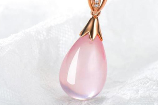 芙蓉石是粉色的水晶吗