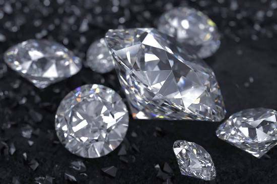 怎么辨别钻石真假?